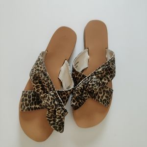 Beautiful leopard flat sandals
